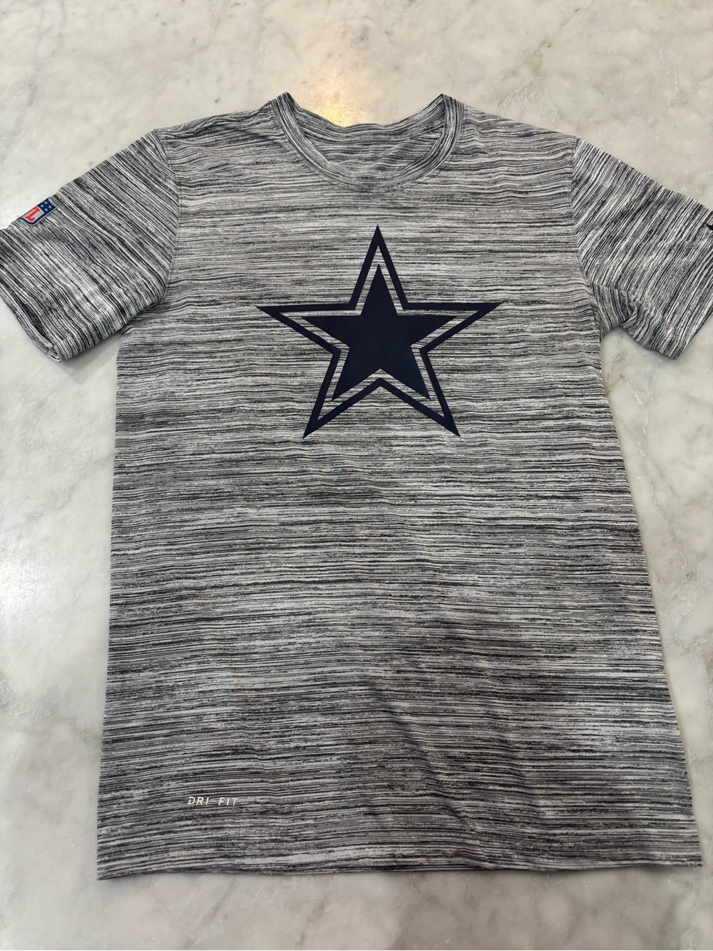 Men's Small NFL Dallas Cowboys Grey Performance Tee with Navy Star